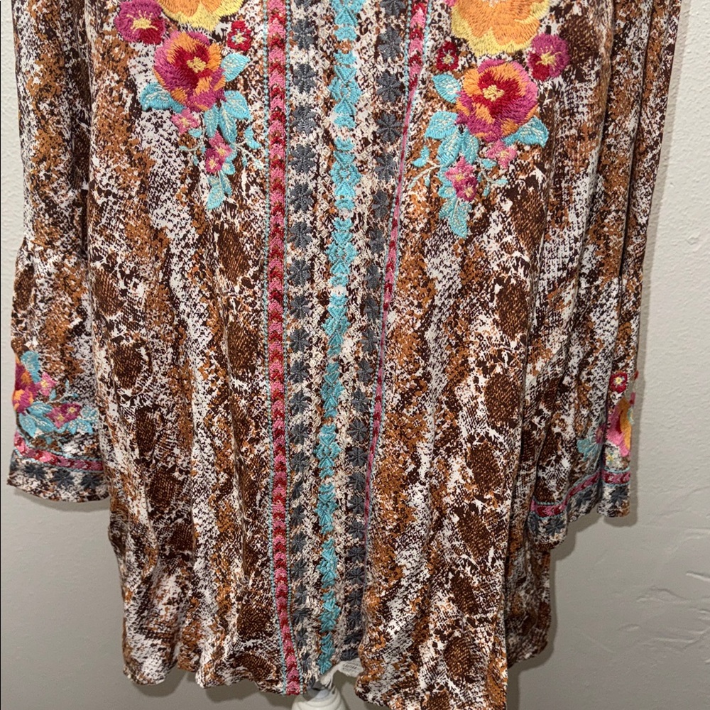 Savanna Jane Floral Embroidered Brown Blouse - Picture 4 of 6
